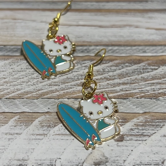 G4 - Hello Kitty Surfing Earrings with 925 sterling hooks - Picture 2 of 2